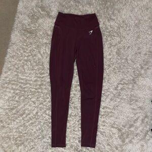 Mauve/maroon gym shark leggings